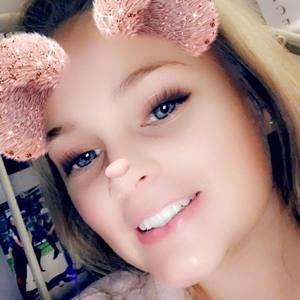 Meet your Posher, Abbie